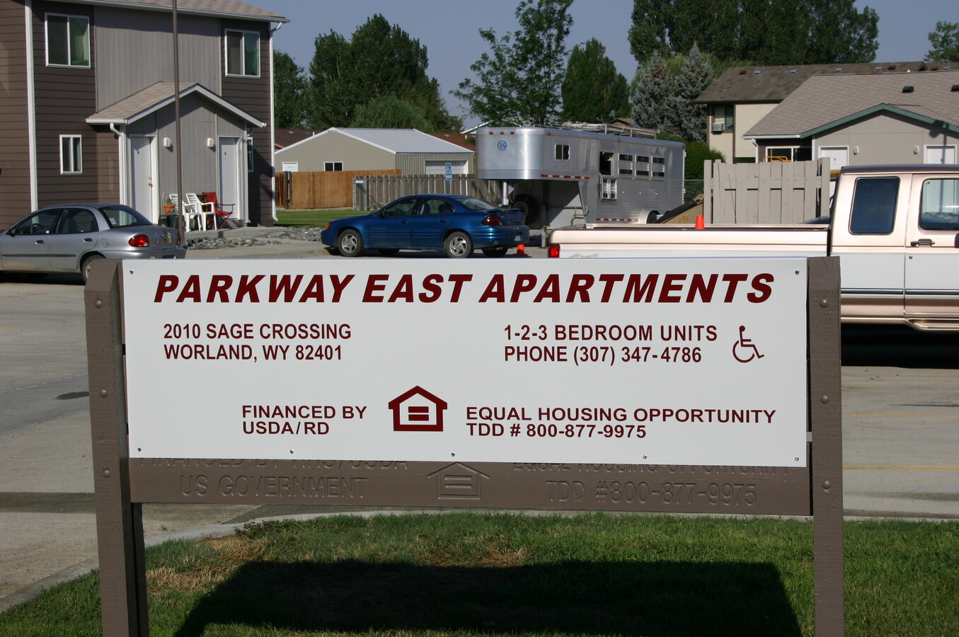 Parkway East Apartments - Parkway East Apartments