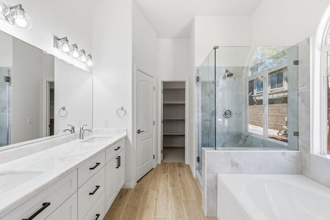 Photo - Beautiful Remodeled Single-Story Home W/ Pool in Southern Highlands