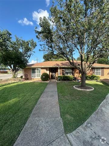 Building Photo - 101 S Weatherred Dr Rental