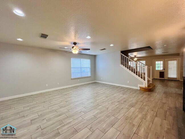 Photo - 4 - Bedroom 2.5 - Bath 2 Storey Home, The Epitome of Modern Living Combined with Timeless Charm!