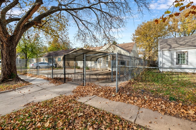 Photo - 1249 N Pershing St