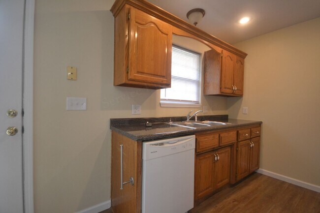 Photo - 3 Bed 2 Bath 1800 SQFT Home in Pleasant Ho...