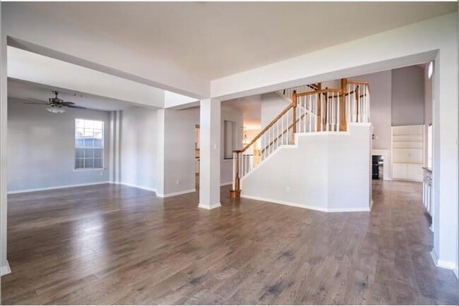 Photo - 505 Oak Park Dr