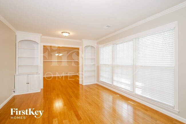 Photo - 7614 Robin Crest Rd