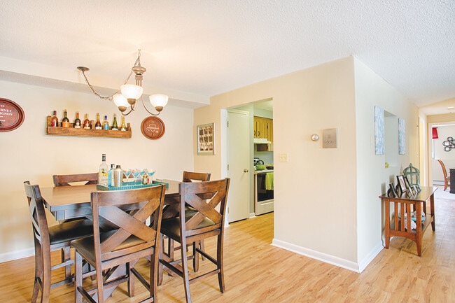 Photo - Royal Crest Marlboro