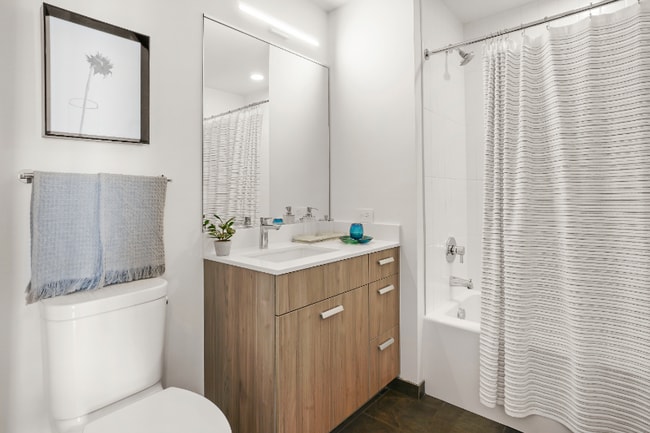 Photo - 491 E Waterside Dr