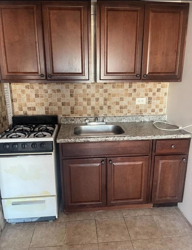 Photo - 2610 W Berwyn Ave