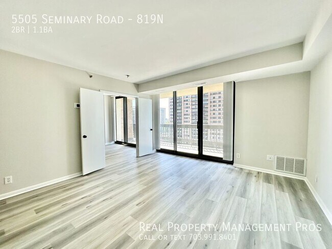 Photo - Stunning, Stylish Skyline Square Condo! Unit 819N