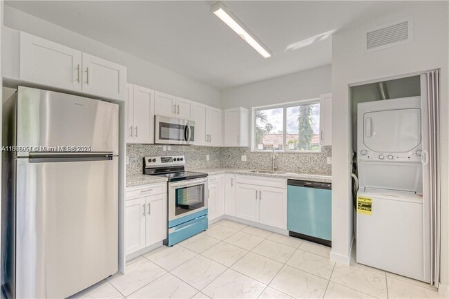 Photo - 14815 NE 7th Ct House