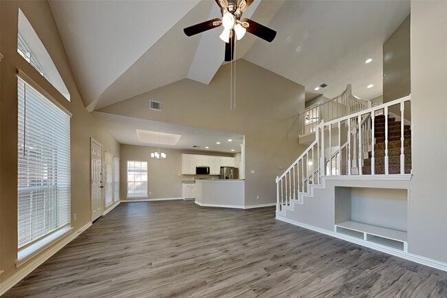 Photo - 30215 Stoney Plain Dr