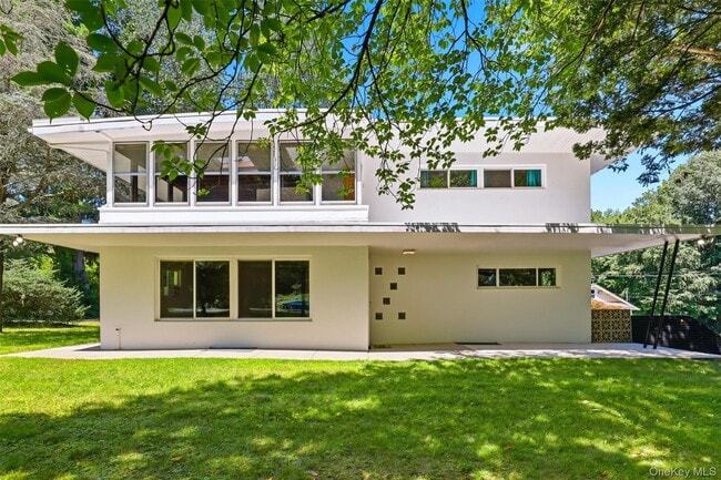58 Carolyn Rd E