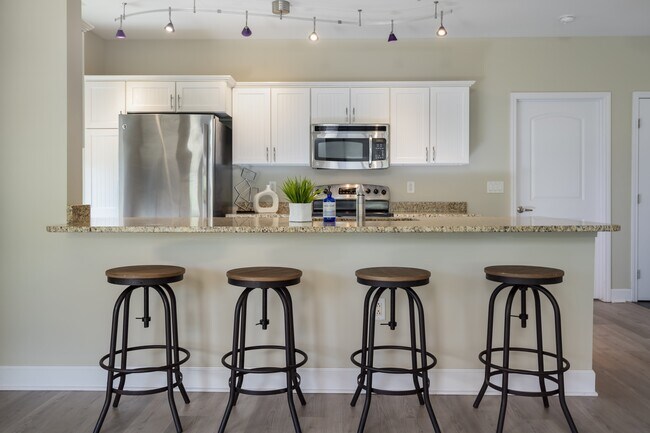 Photo - Icon on Bond