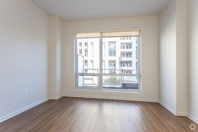 2BR, 2BA - 1,082SF