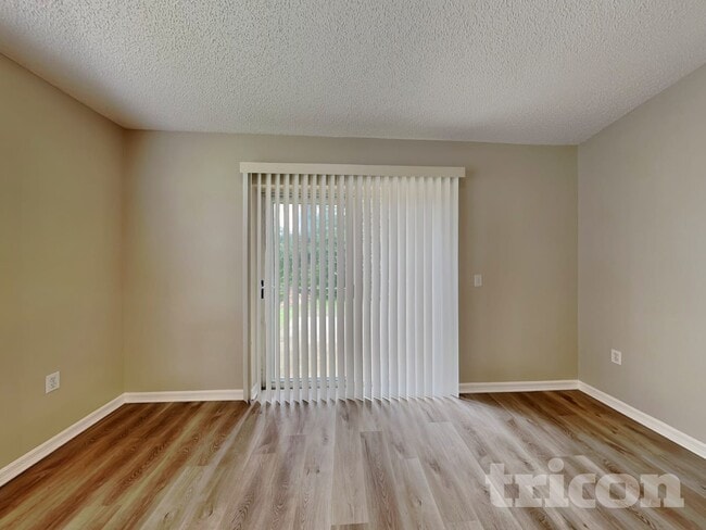 Photo - 649 Doe Cove Pl