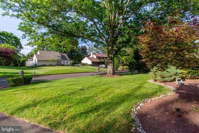 Photo - 19 Seton Hill Ct