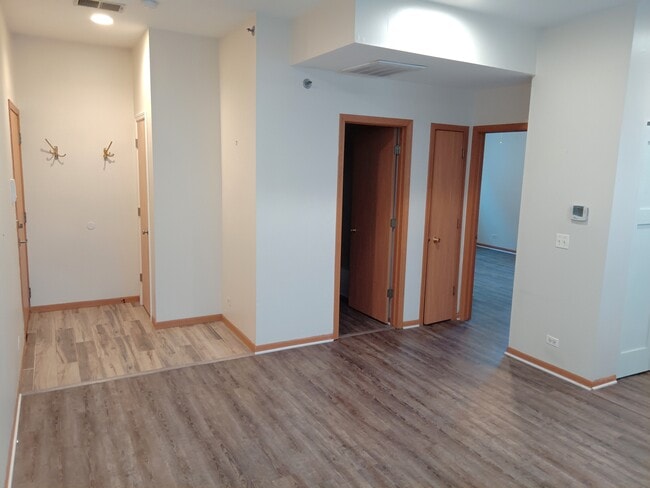 Photo - 601 N Milwaukee Ave Unit C