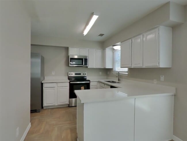 Photo - 13603 Lynnville Dr