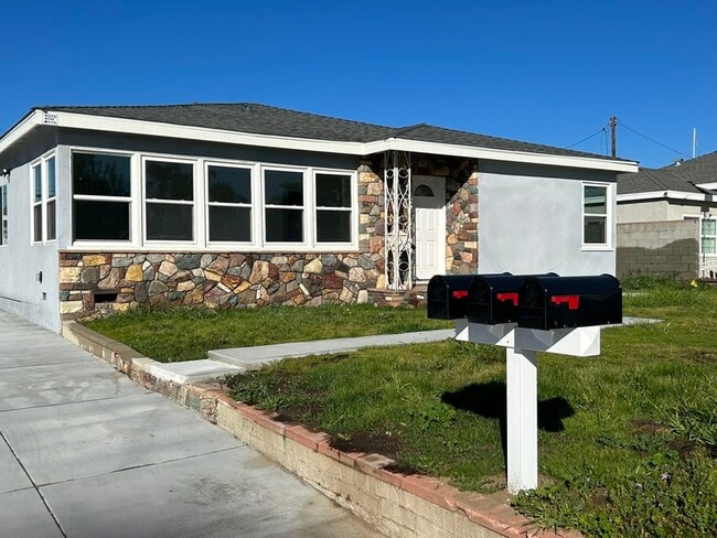 Building Photo - 407 S Louise Ave Unit 407A Rental