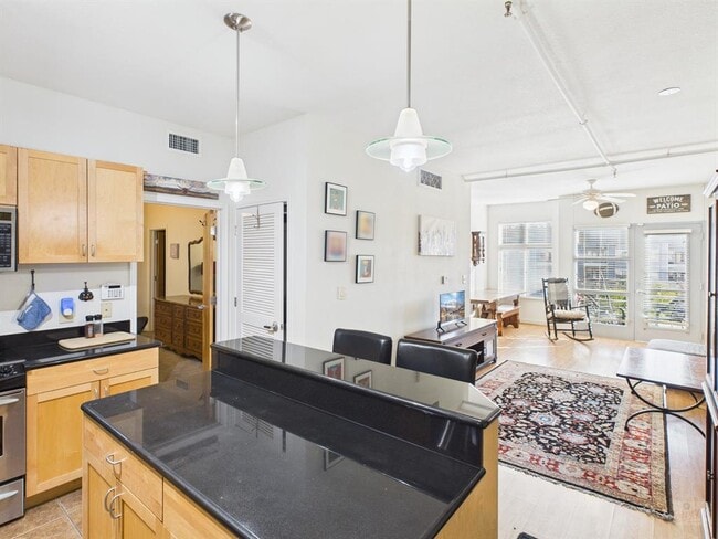 Photo - 711 W 26th St Unit 606