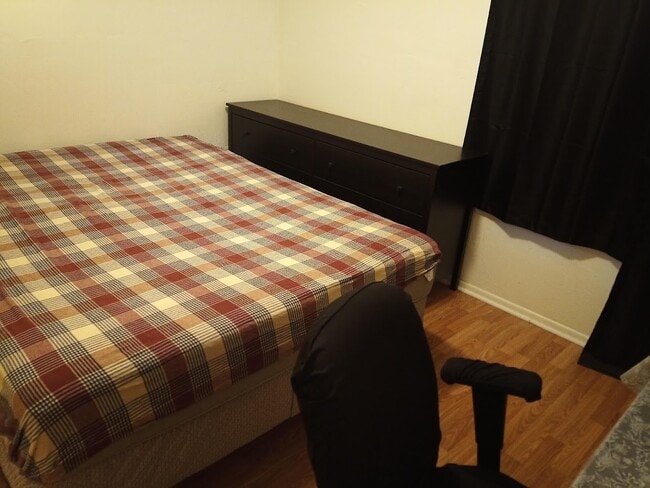 Building Photo - 4000 SW 23rd Unit 4304