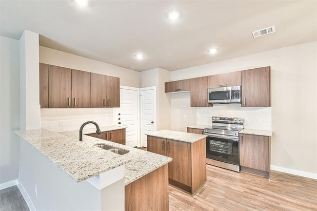 Photo - 9896 Grosbeak Ln