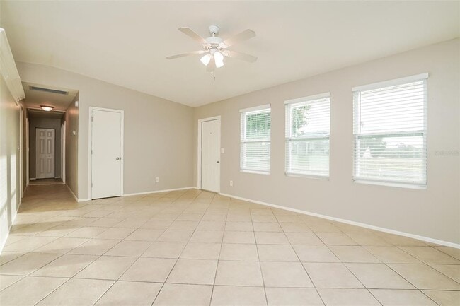 1206 NE 5th Pl