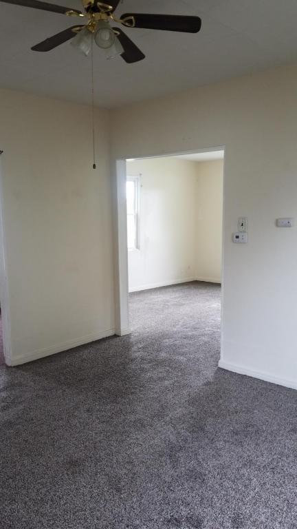 Photo - 327 E Robert St