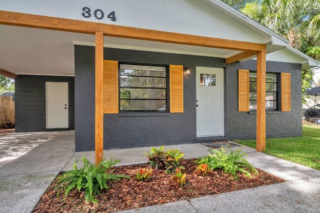 Photo - BEAUTIFULLY RENOVATED 2 BEDROOM, 1 BATH HO...