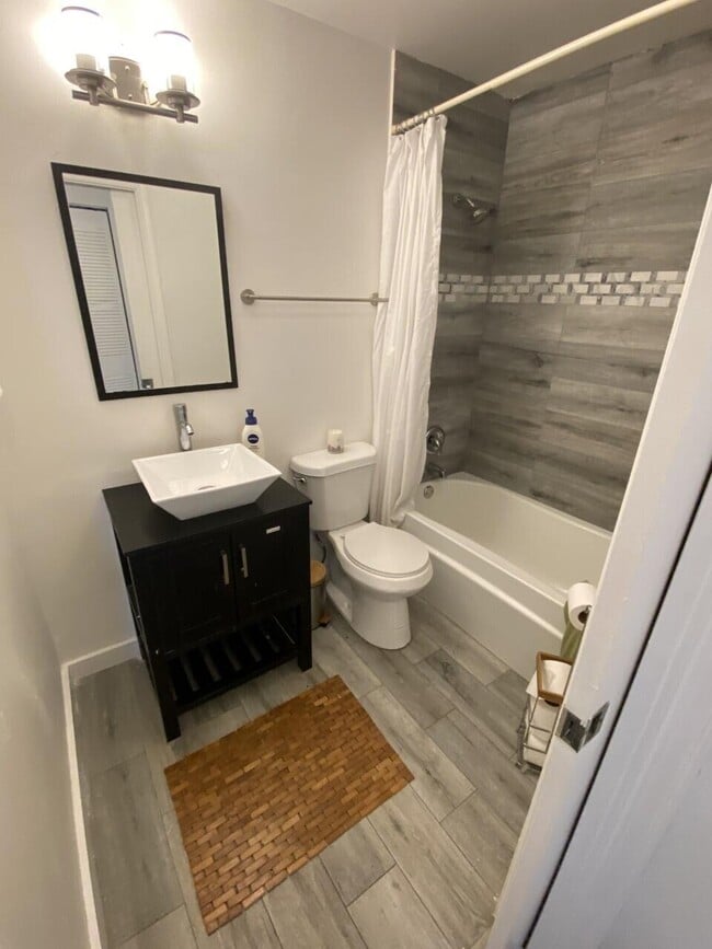 Photo - 3006 Congressional Way