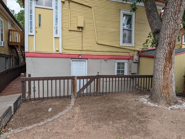 Building Photo - 2209 W Colorado Ave Unit 2209 1/2