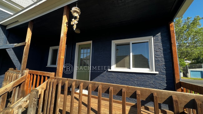 Building Photo - SW 1st Triplex Unit 727 SW 1st St #2