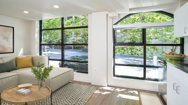 Photo - Metro on First