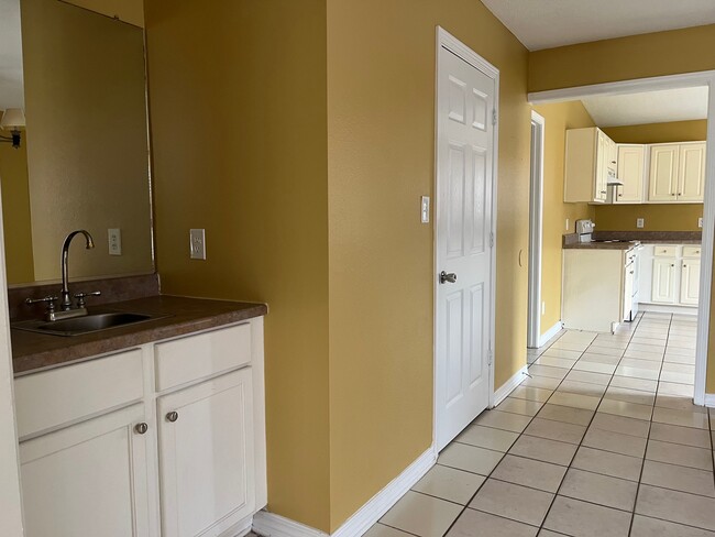 Photo - 115 Alicia St