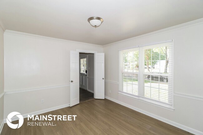 Photo - 109 W Pecan Valley St