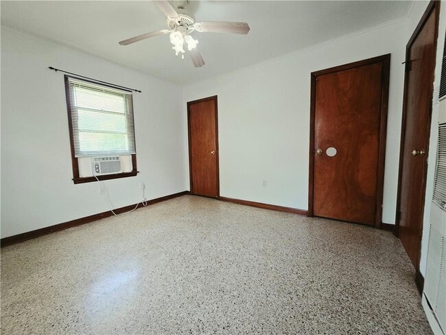 720 Oaklawn Dr