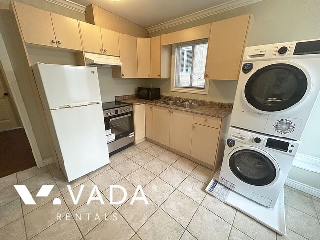 Photo - 1 Bedroom Basement Suite Rental 1-1152 Eas... Unit 1