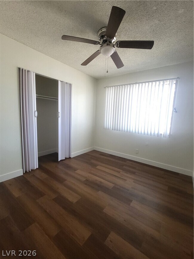 Photo - 717 Van Ert Ave