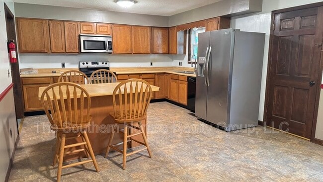 Photo - 1305 Ridgeway Cir