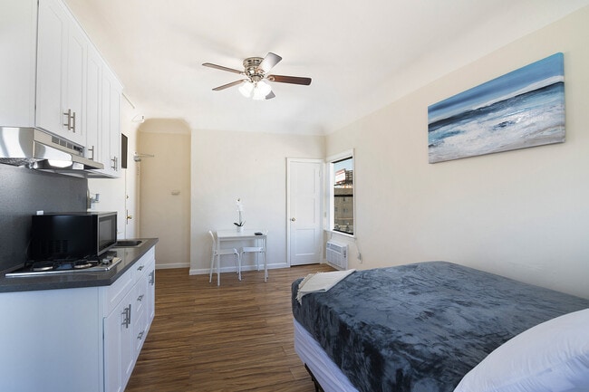 Photo - Alvarado  Apartments