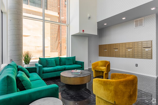 Photo - 9 E. Mount Royal