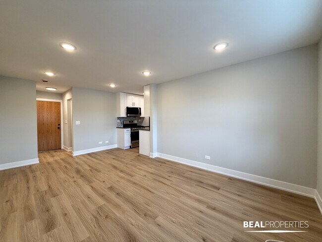 530 W Aldine