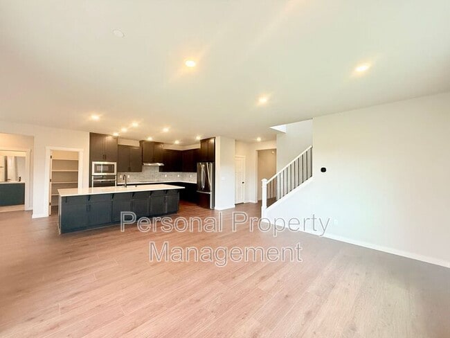 Photo - 5674 N 87th Ave