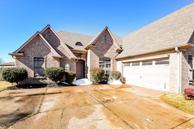 Building Photo - 1721 Englehart St