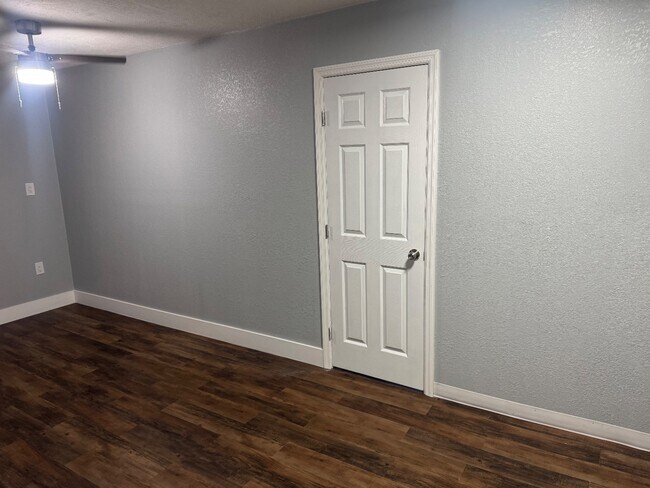 Photo - 3416 S 70th St