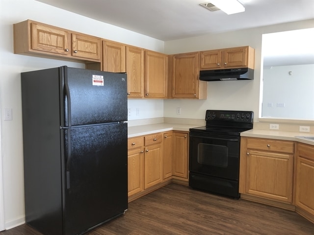 Photo - 2002 Gushing Dr