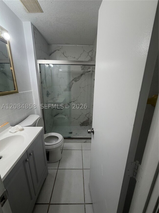 Photo - 5705 Stonington Way