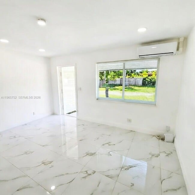 Photo - 2308 NW 3rd Ave Unit 2