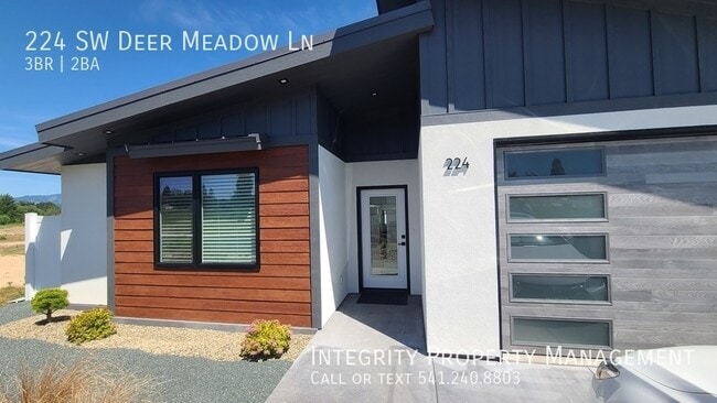Building Photo - 224 Meadow Ln