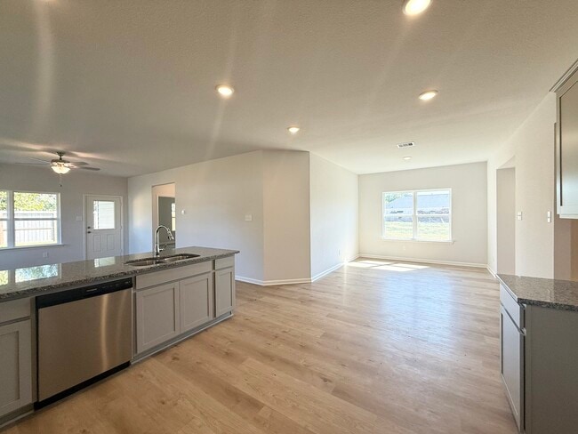 Photo - 15455 Foresail Ln