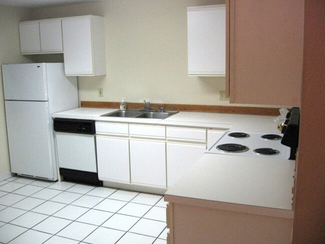 Photo - Two Bedroom One Bathroom Duplex For Rent i... Unidad 2815